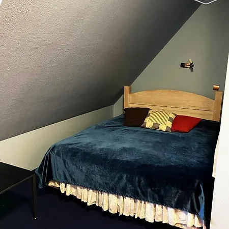 Ośrodek wypoczynkowy Pod Strzechą W Giewartowie *